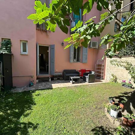 Oasis In The Centre Of Bologna Apartment Luaran gambar